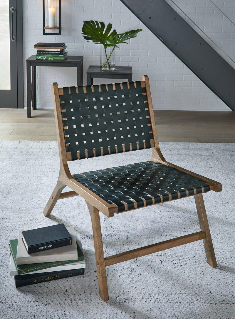 Fayme Accent Chair