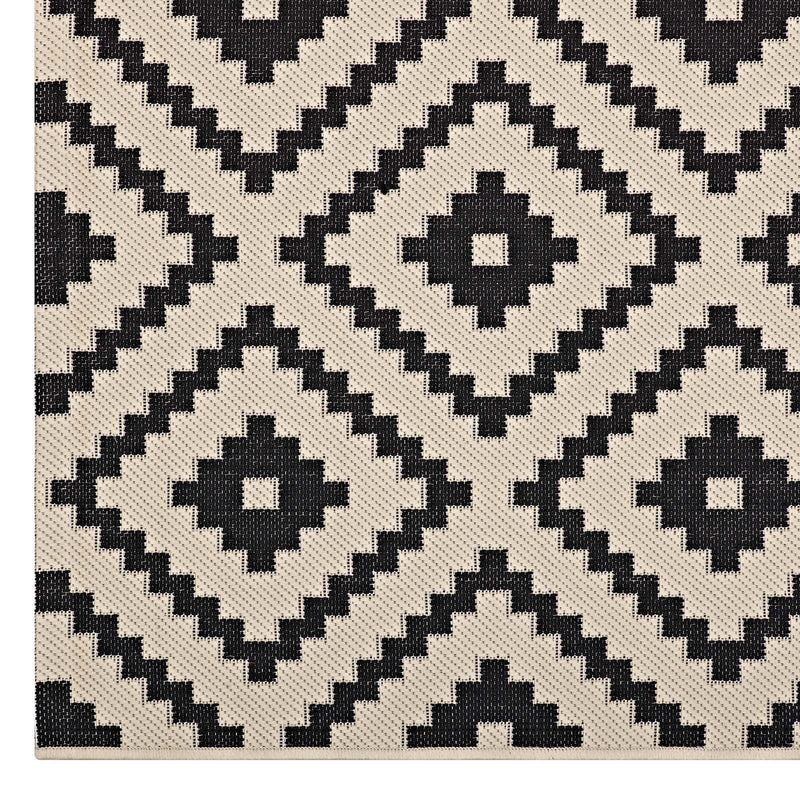 Perplex  Geometric Diamond Trellis 8x10 Indoor and Outdoor Area Rug