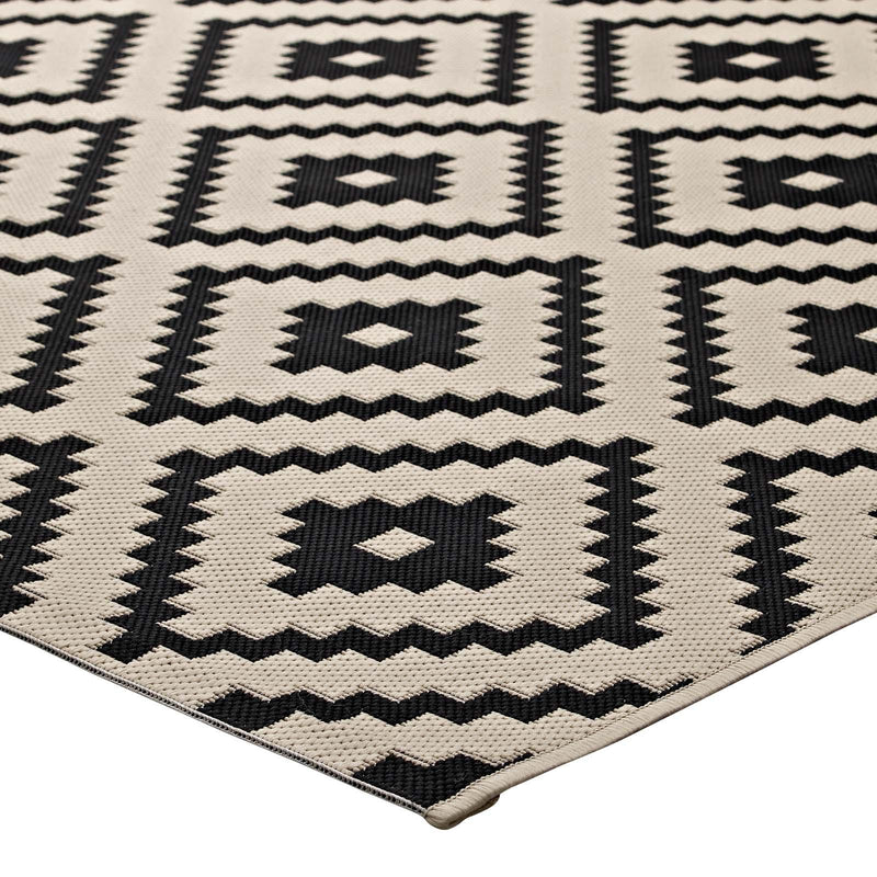 Perplex  Geometric Diamond Trellis 8x10 Indoor and Outdoor Area Rug